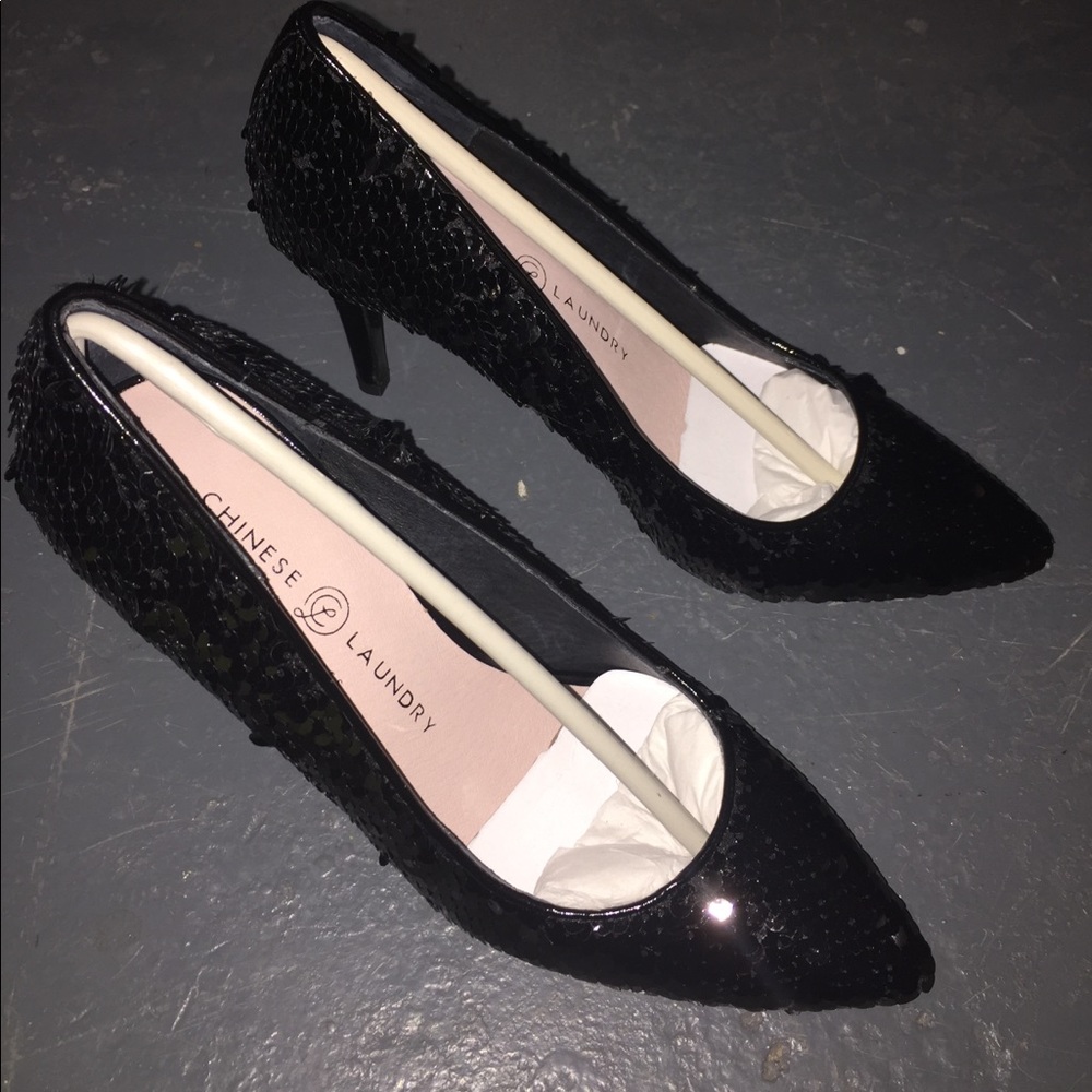 Chinese Laundry Sequin pumps